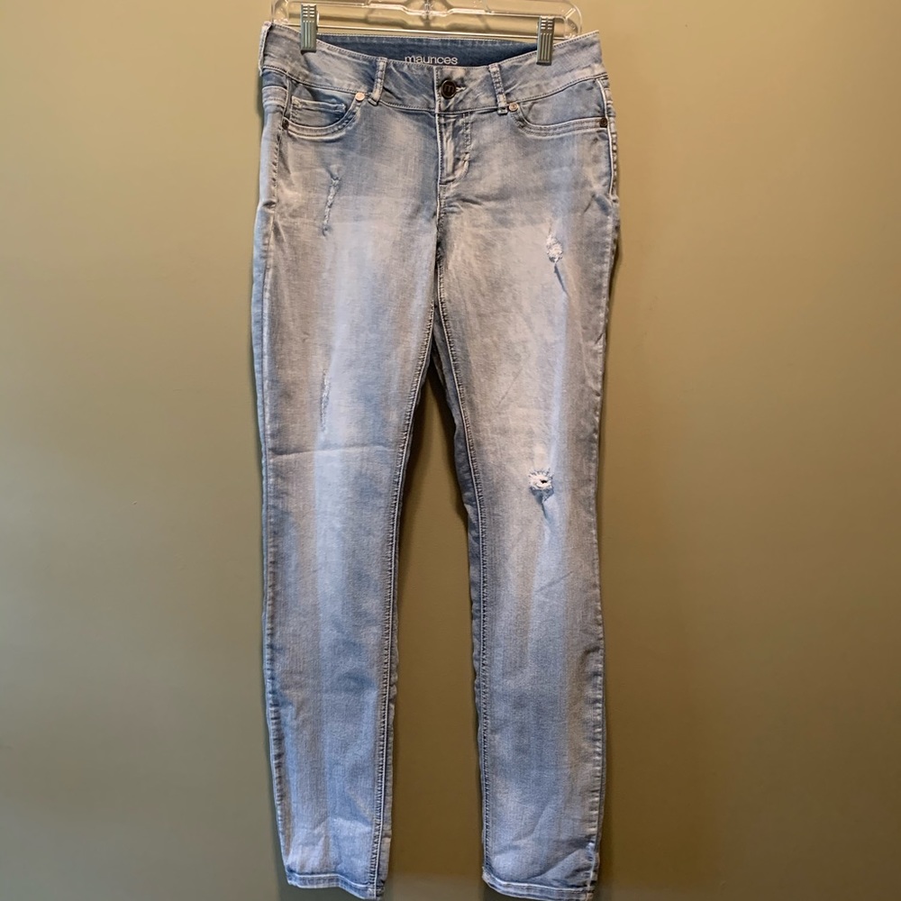 Women’s maurices jeans slightly distressed size M